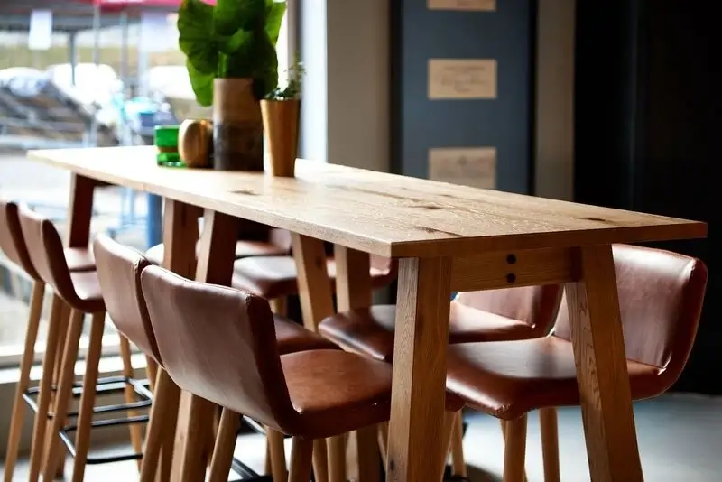 Bord og indretning hos Restaurant Cook’s i Holstebro
